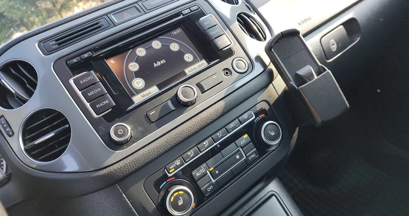 Volkswagen Tiguan cena 59999 przebieg: 180000, rok produkcji 2013 z Myślibórz małe 742